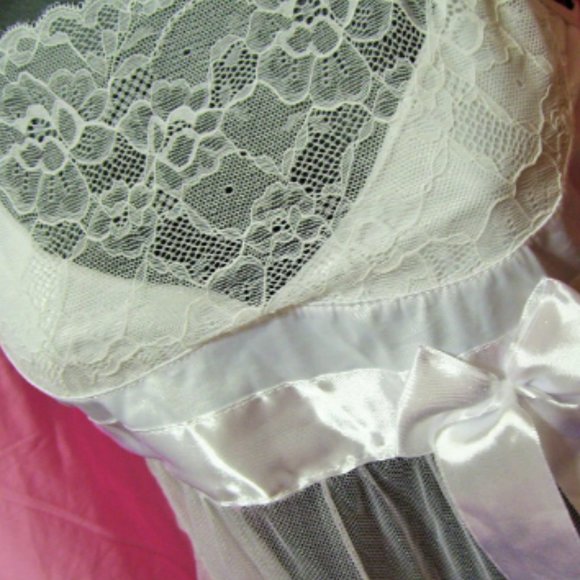 Sexy Off White Lace/White Trim , Chemise NightGown,   NWOT - Picture 2 of 5